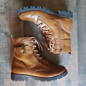 SO® Women's Combat Boots Broccoli Cognac Size 6 1/2 Like New!